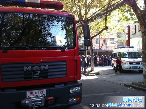 杭州马塍路，庆余之星酒店，消防车！救护车！围观人群！说有人跳楼...