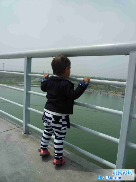 航空母舰甲板上