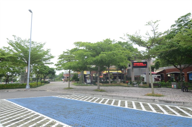 台湾高速服务区.jpg
