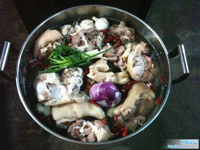 本店特色之一，白切羊肉，加辅料