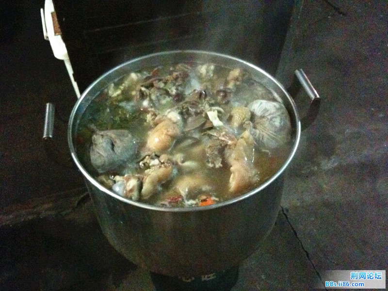 本店特色之一，白切羊肉，即将出锅