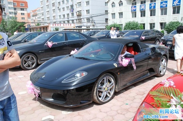 法拉利F430 spider （边上的奔驰S65 AMG