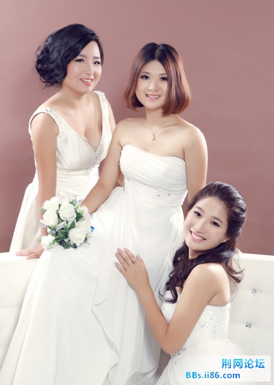 我们的感情就像照片一样朴实，我们期待10年后再相聚