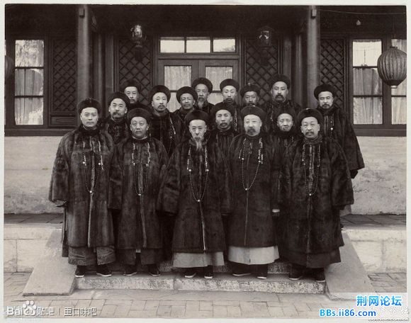 还是男人比女人耐看...
