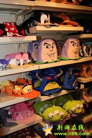 琳琅满目的迪斯尼商品1.jpg