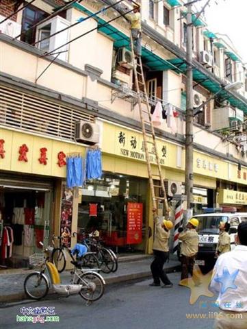 梯子不够高,人顶