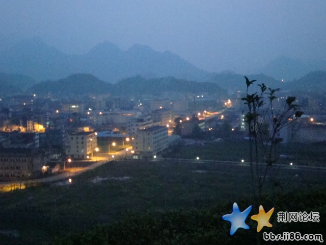 看得到大荆中学嘛，呵呵被树挡了啊