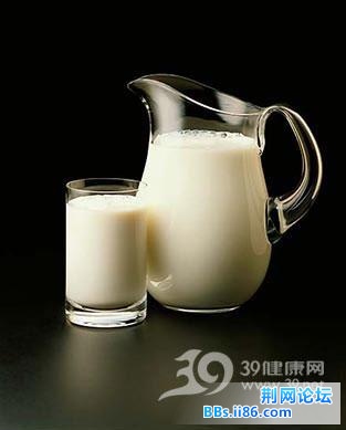补锌时最好别喝牛奶(图).jpg