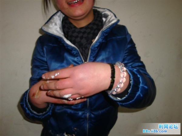 漂亮的奶油手 (中等).JPG