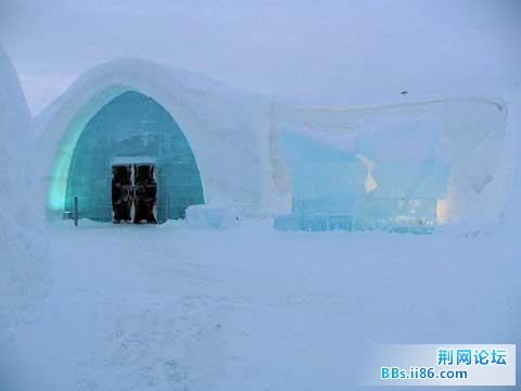 世界上最大的冰建筑物——瑞典冰旅馆