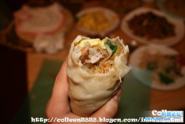 食饼筒是我们这边特有的一款小吃，我们习惯叫做麦油煎。说它是小吃，但其实我们都把它当做主食吃，因为饼皮 ...