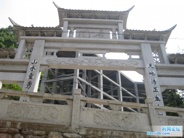 章纶塔的大门。