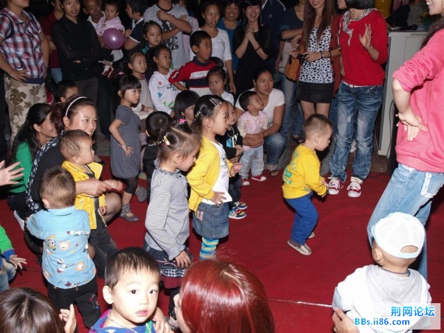 一起来跳开场舞拉！