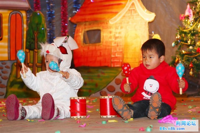 宝宝的乐器表演