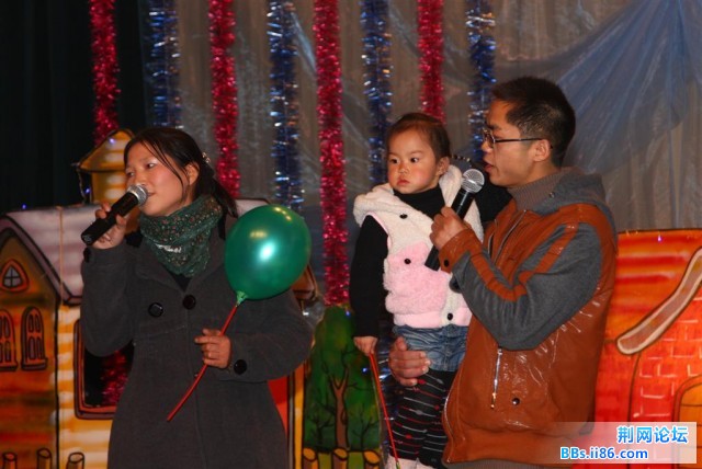 天添一家表演《寻找》