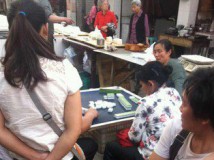 网友实拍：雅安居民不畏地震继续打麻将